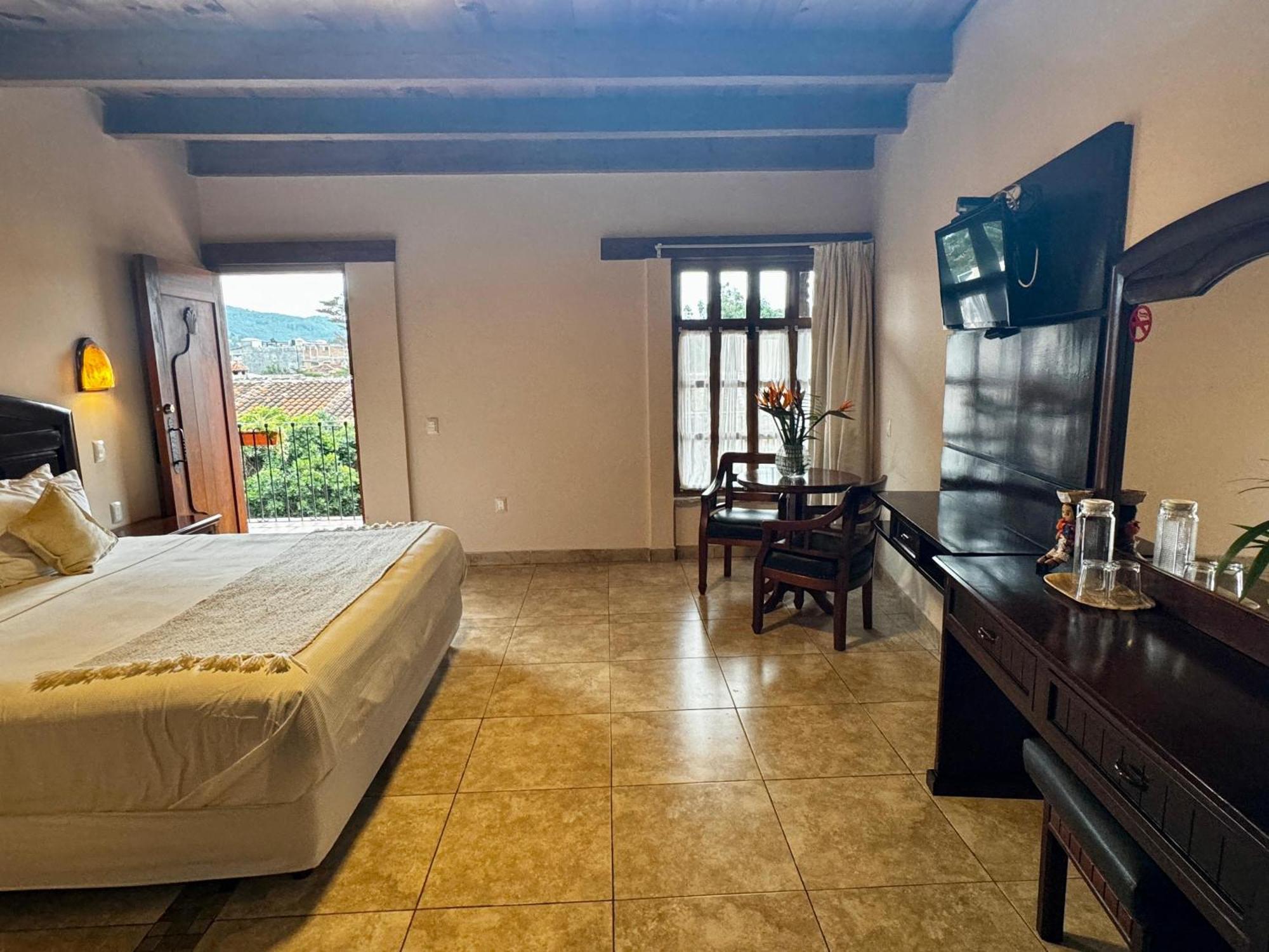 Parador Margarita Сан-Кристобаль-де-Ла-Касас Экстерьер фото